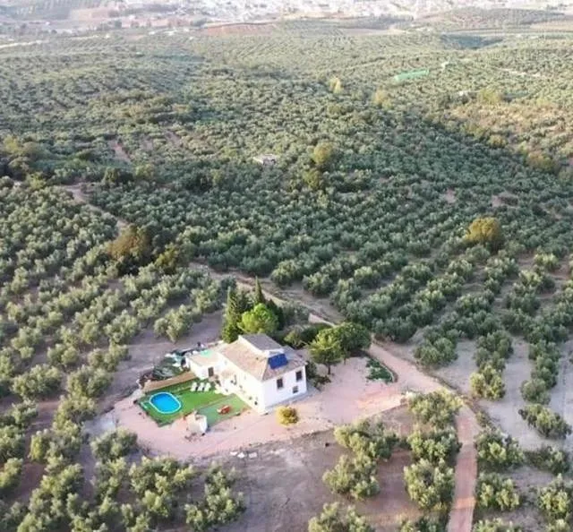 Casa rural para 10 personas, con vistas además de jardín y piscina, Familias con niños - 1