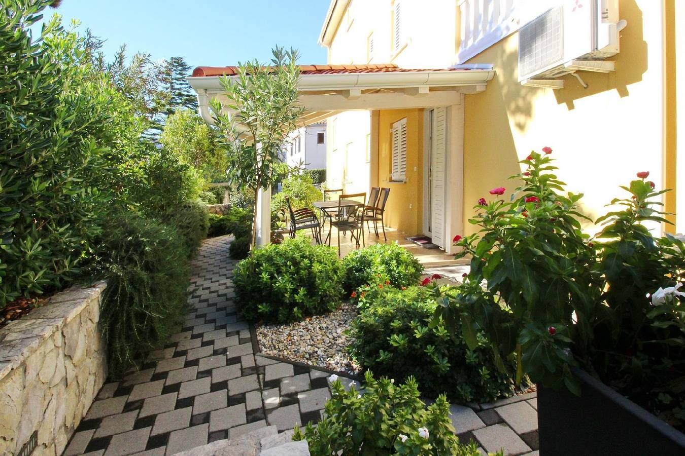 Ganze Ferienwohnung, Modern Apartment für 5 Personen mit Pool in Baska, Krk