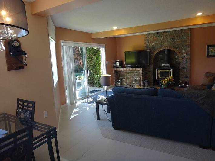 Vacation rental for 5 people, with garden and hot tub in Cowichan Valley