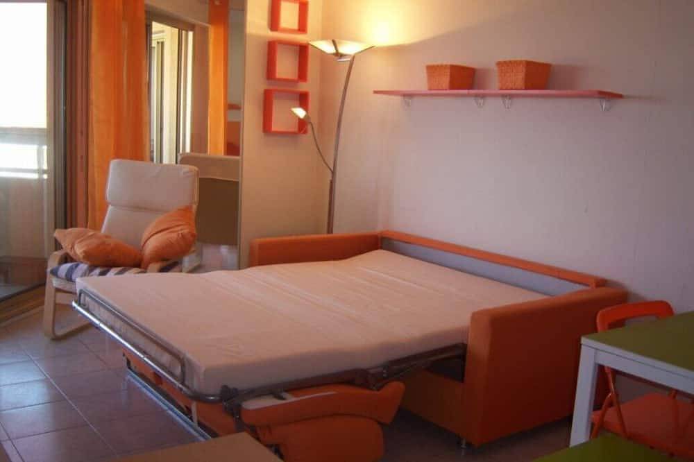 Apartamento entero, Apartment 100 m from the beach, terrace, beautiful sea view! Ideal location! in Antibes, Region de Cannes