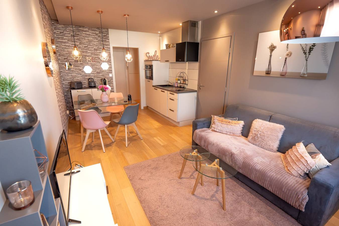 Appartement entier, La Plage d’Albigny - T2 classé 2 étoiles, 100 m du lac + parking in Annecy-le-Vieux, Annecy (commune)