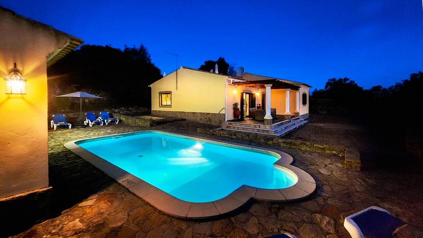 Ferienhaus für 8 Personen, mit Terrasse und Garten sowie Pool in São Brás de Alportel