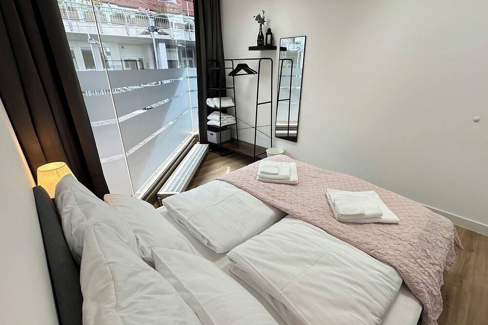 Ganze Wohnung, Das Loft - 4 Sz - 2 Wc - 2 Duschen - Sauna - 2 Tiefgaragen Parkplätze in Speyer, Rheinebene
