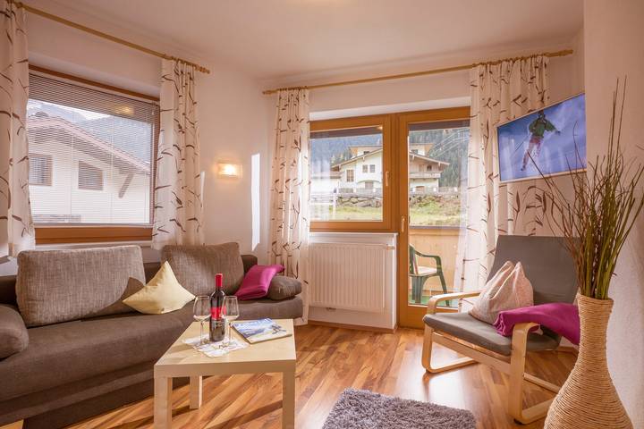 Ferienwohnung für 3 Personen, mit Balkon und Sauna in Finkenberg - 3