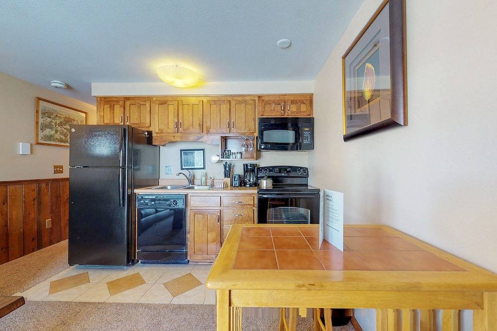 Ganze Wohnung, Mountain View Condo mit Gemeinschaftspool / Whirlpool / Sauna - zu Fuß zu den Aufzügen in Mount Crested Butte, Crested Butte Mountain Resort