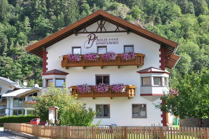Ferienwohnung für 2 Personen, mit Balkon und Terrasse sowie Garten