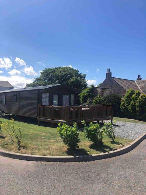 Camping für 4 Personen, mit Whirlpool und Terrasse sowie Garten und Pool in Roos