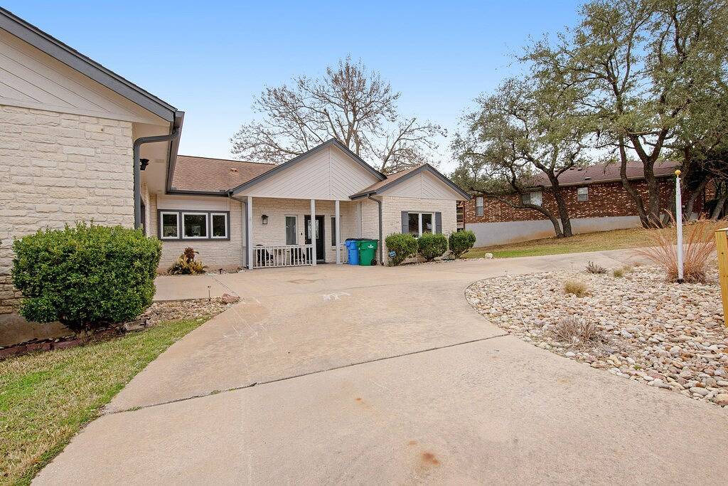 Lake home on golf course with sunset-view deck, tennis - deer sightings in Lago Vista, Lake Travis