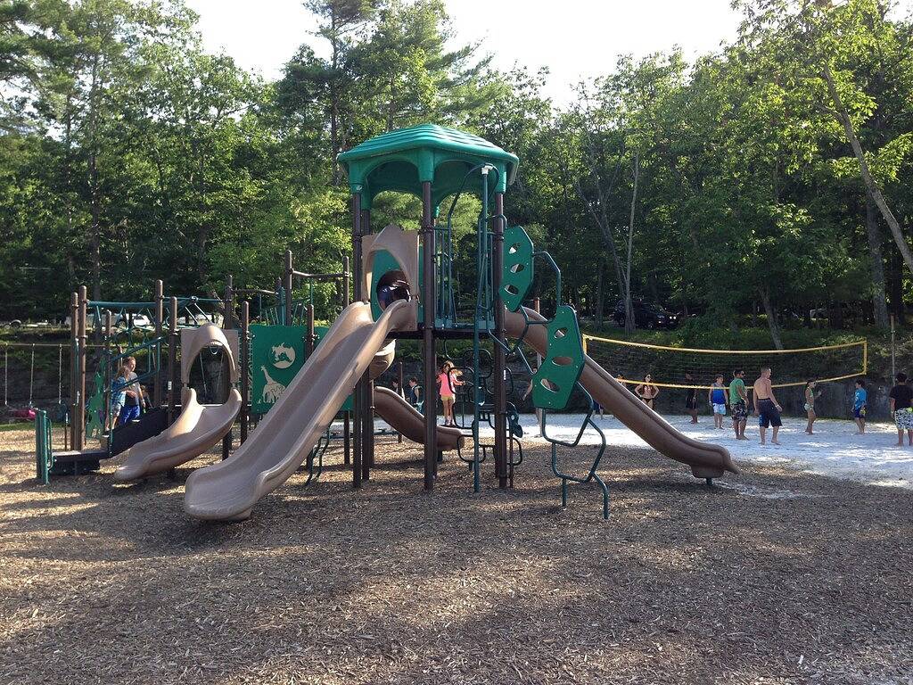 Masthope-Log Chalet-On Ski Mountain, in der Nähe von Delawareriver / Pool / Lake-4Br / 3B / in Masthope, Pike County