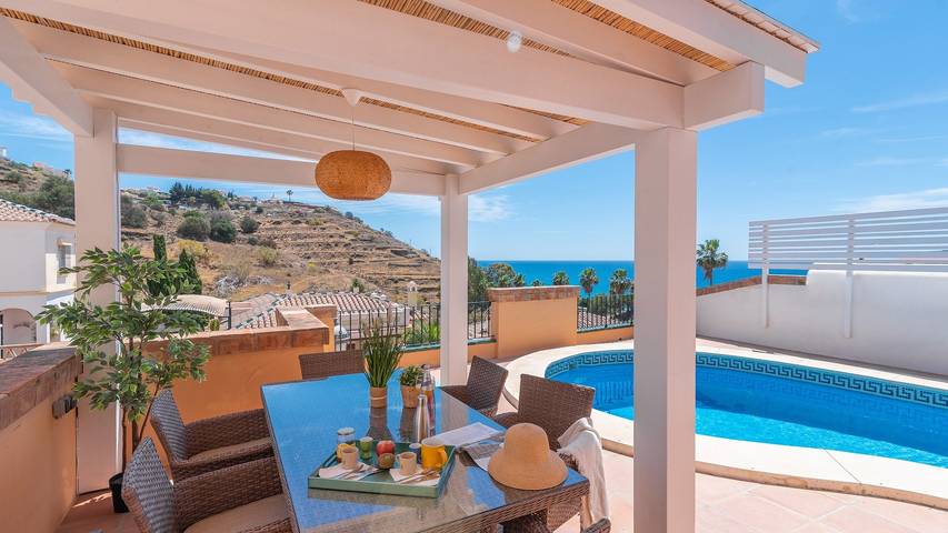 Villa pour 6 personnes, avec piscine et balcon/terrasse à Torrox