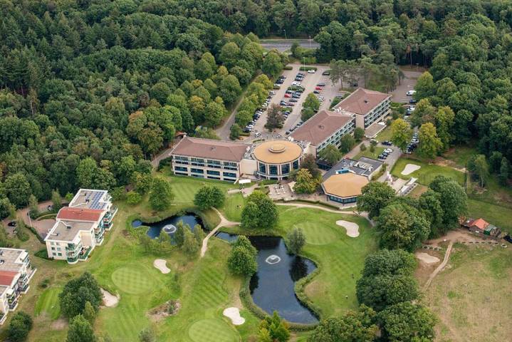 Hotel voor 3 personen, with Balkon and Terras as well as Tuin and Zwembad in Soest