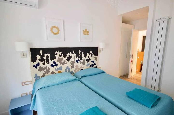 Entire apartment, Blue Bay - Gorgeous. A few steps from the Sea. in Maiori, Amalfi Coast
