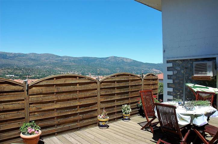 Location de vacances pour 4 personnes, avec vue et jardin à Prades - 2