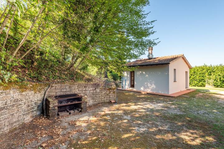 Ganze Wohnung, Ferienhaus 'San Michele – Casa Giano' mit Eichenblick, Gemeinschaftspool und Wlan in Montieri, Grosseto Provinz