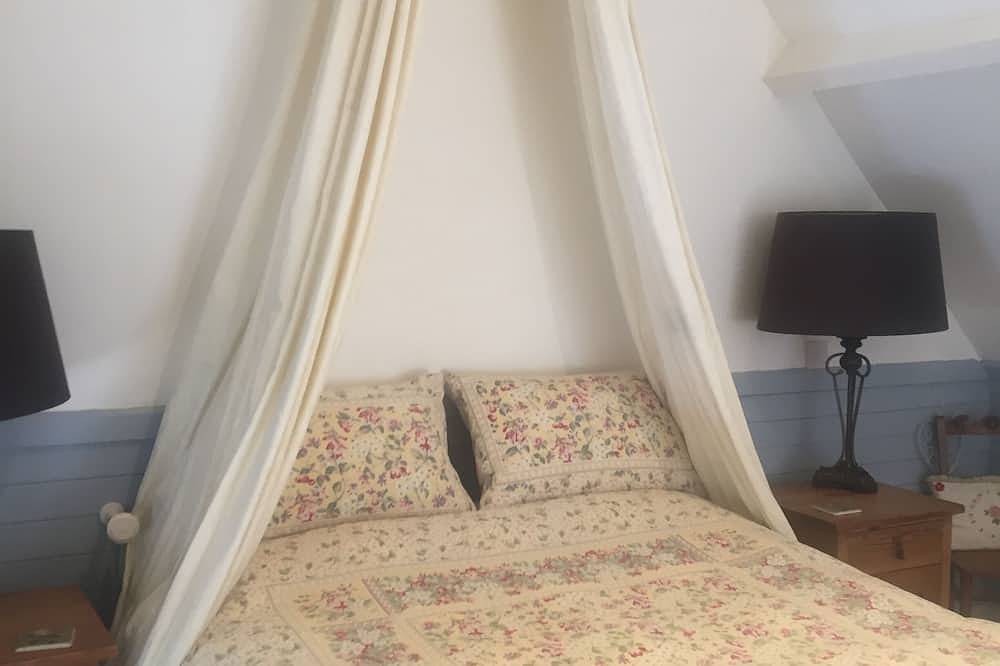 A Stunning Dorset Thatched Cottage  - Dog Friendly with Private Hot Tub in Dorset