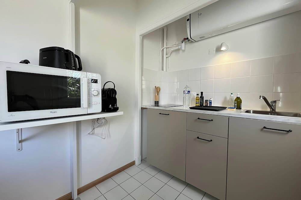 Apartamento entero, Serene & bright T1 bis 500m from Thermes – relax, recharge & feel at home in Cazaubon, Gers