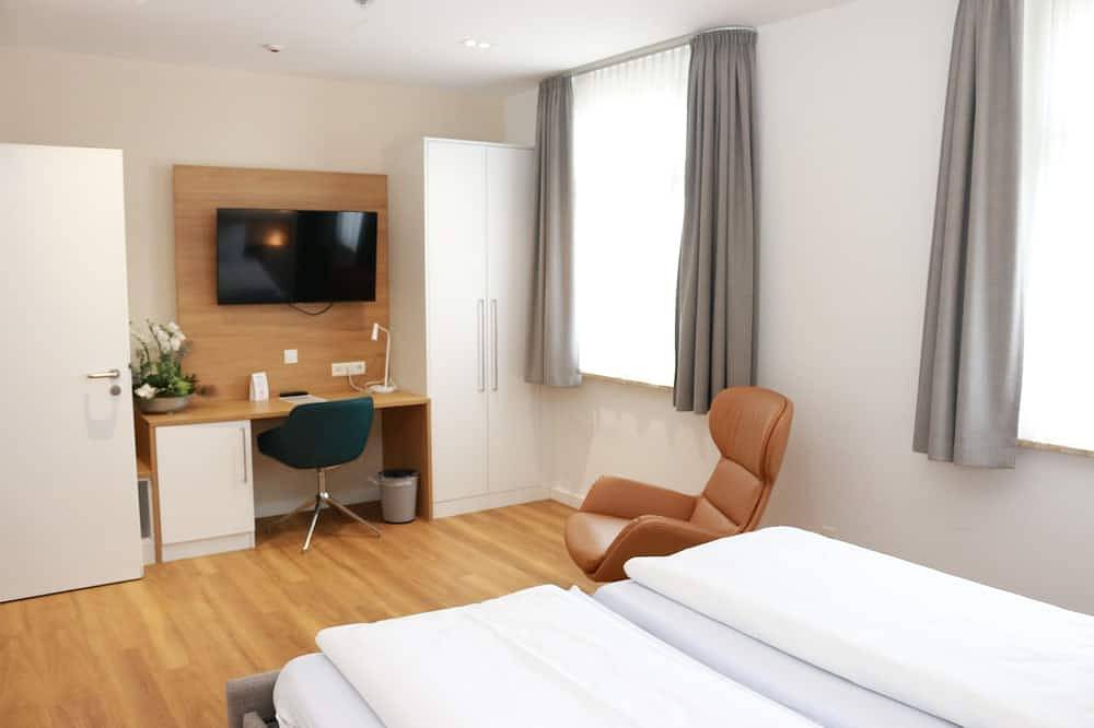 Ganze Wohnung, Suite // 1. Zimmer mit Doppelbett (elektrisch verstellbare Betten), 2. Zimmer zwei Einzelbetten mit Gemeinschaftsbad in Hildesheim, Landkreis Hildesheim