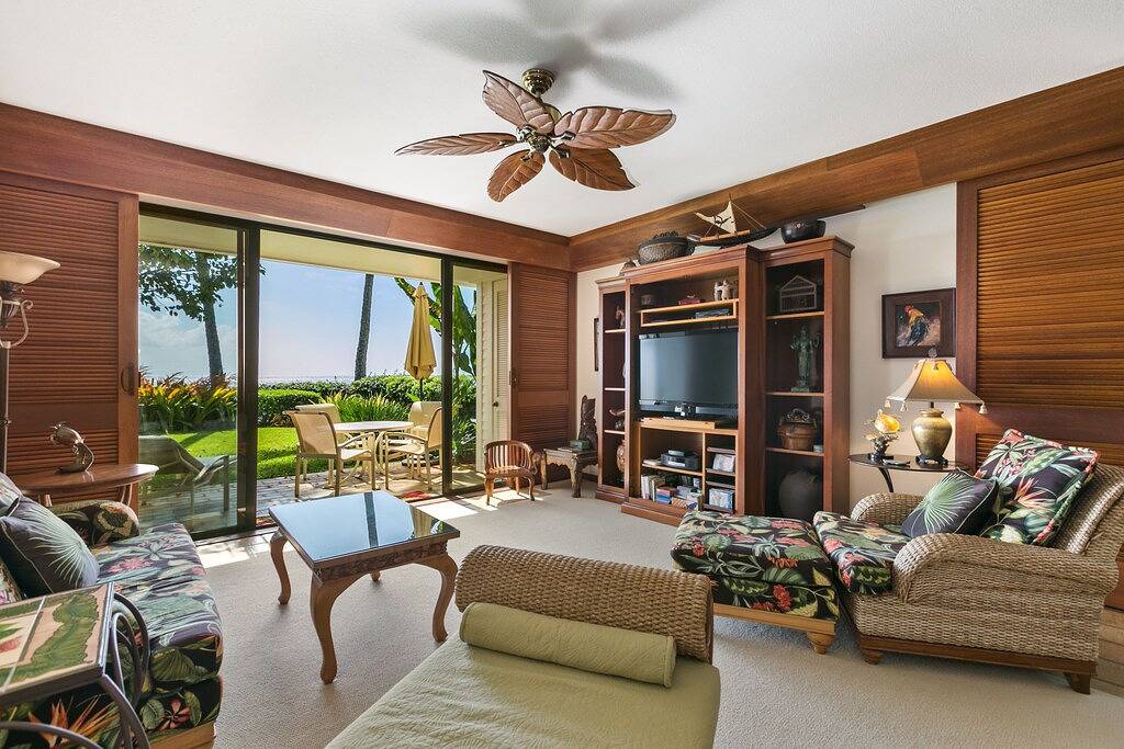 Ocean Front Corner Villa in Poipu, Koloa