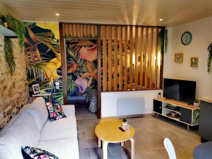 Appartement de vacances pour 4 personnes, avec bassin pour enfant et jacuzzi ainsi que jardin et terrasse