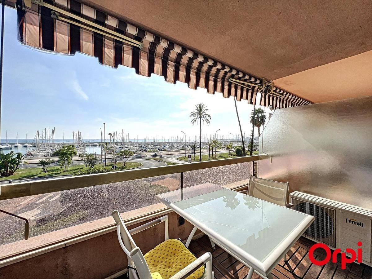 Entire apartment, Studio in Menton, Nice region