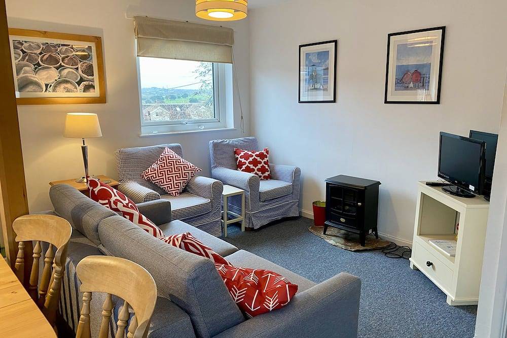 Cozy little bungalow - the perfect base for a beach/surfing holiday for 4 people in St Minver Lowlands, Pentire Point - Widemouth