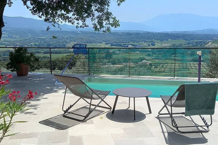 Gîte pour 2 personnes, avec Terrasse et Jardin