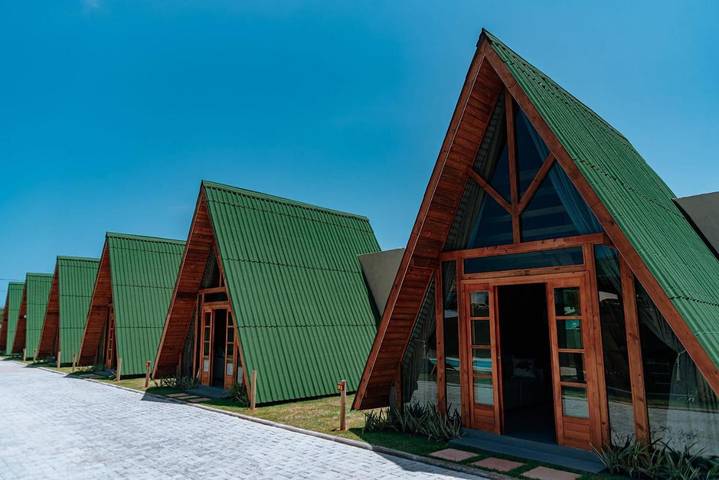 Casas e apartamentos de temporada para 5 pessoas, com jardim e piscina em Barra de Pojuca