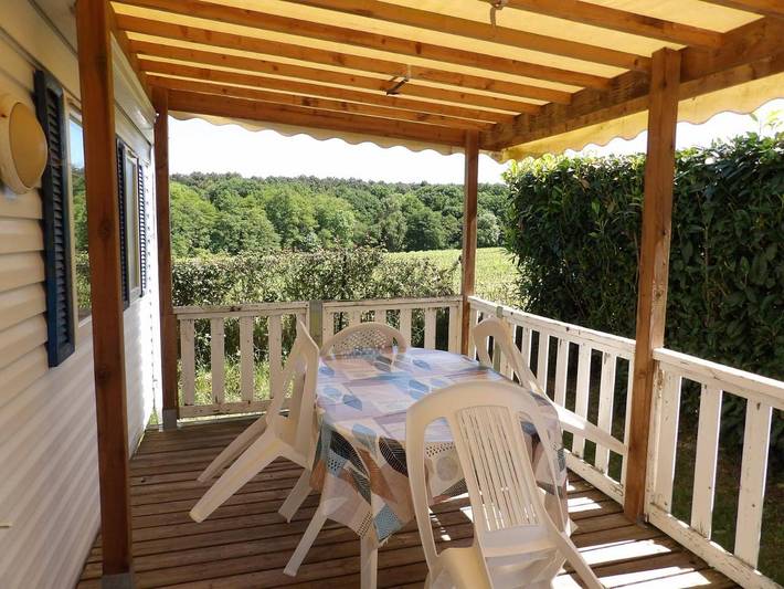 Camping pour 4 personnes, avec piscine ainsi que terrasse et jardin dans la Sarthe - 3