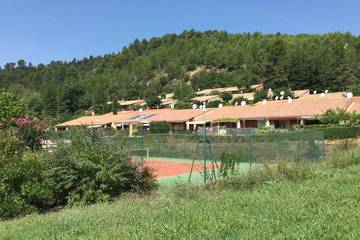 Location de vacances pour 4 personnes, avec terrasse à Saint-Martin-de-Brômes