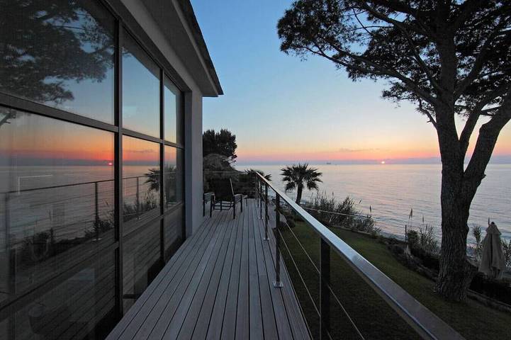 Villa pour 8 personnes, avec balcon et jacuzzi ainsi que sauna et jardin, animaux acceptés