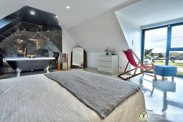 Location de vacances pour 6 personnes, avec jardin dans Plage Pors-Meur