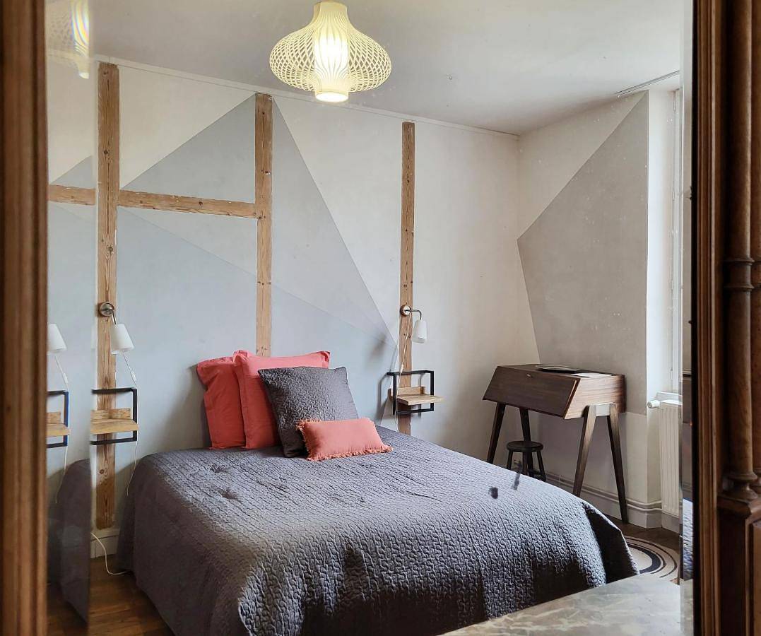Double Room with Private Bathroom in Saint-Maurice-la-Clouère, Vienne (France)