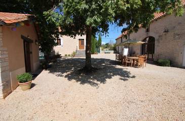 Gîte pour 2 personnes, avec jardin et piscine à Gabillou