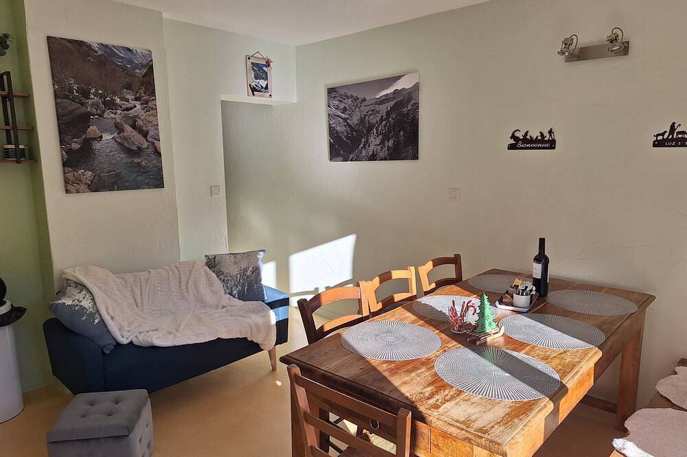 Entire apartment, Apartment Knossos in a detached house in Luz-Saint-Sauveur, Pyrenees National Park