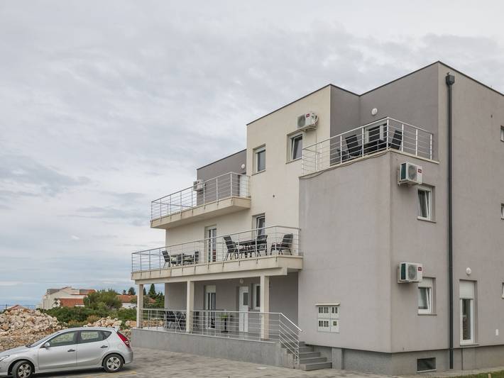 Ferienwohnung für 6 Personen, mit Balkon in Novalja