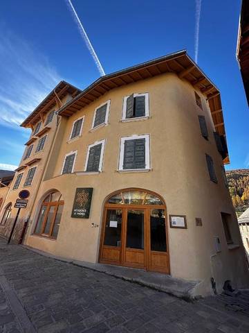Cottage pour 6 personnes, avec terrasse et vue, animaux acceptés dans Office De Tourisme De Serre Chevalier Bureau De Saint Chaffrey