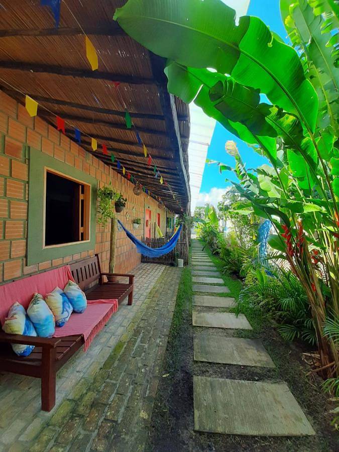 Casas e apartamentos de temporada para 3 pessoas, com terraço e vista e ainda jardim and piscina, com animais de estimação em Porto da Rua