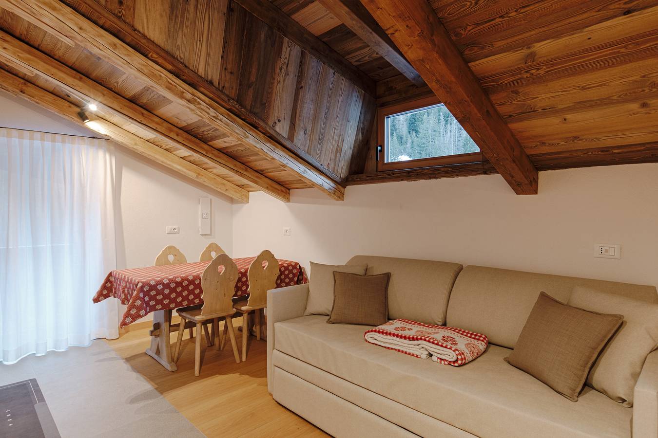 Ganze Wohnung, Sas Ciapel with private bio sauna in Buchenstein, Dolomiti Superski