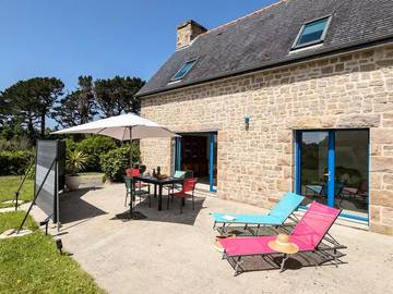 Location de vacances pour 4 personnes, avec jardin à Trégastel