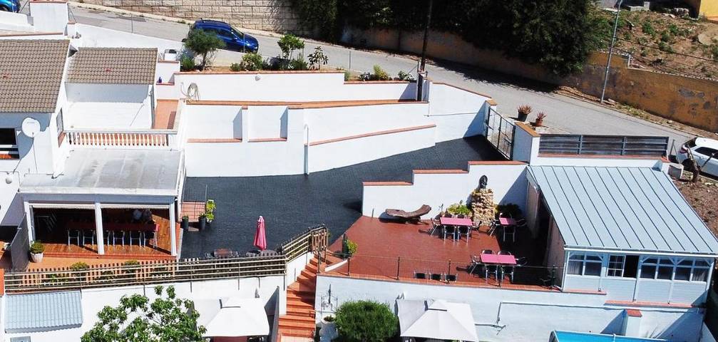 Gîte pour 16 personnes, avec piscine ainsi que vue et jardin à Argentona - 4