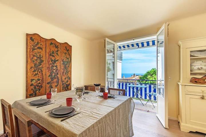 Gîte pour 4 personnes, avec terrasse dans Gare de Monaco Monte Carlo
