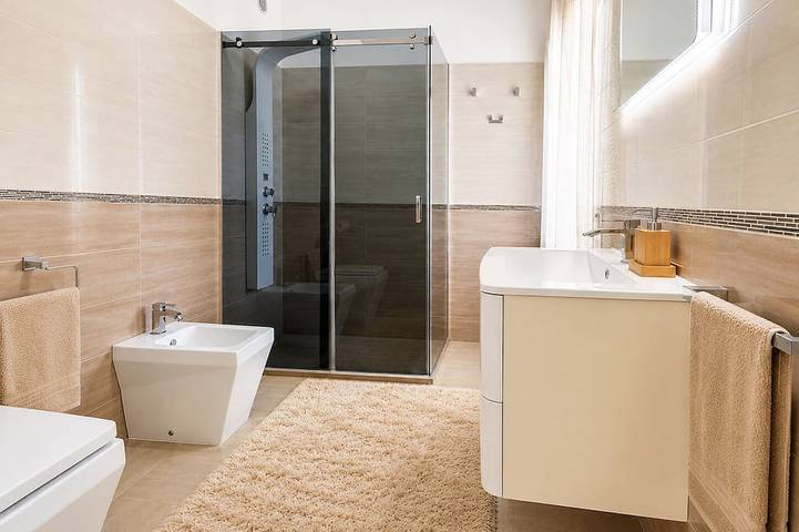 Entire apartment, Mesa - Free Wifi, Free Parking, Ac - Caserta in Caserta, Caserta Province