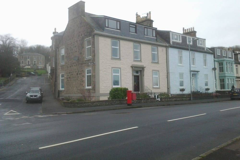 Entire apartment, Stunning Rothesay apartment 201 5 * reviews wonderful views. in Rothesay, Argyll & Bute