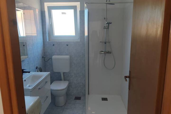 Ganze Wohnung, 1-Zimmer-Ferienwohnung am Strand Ugljan in Ugljan, Insel Ugljan