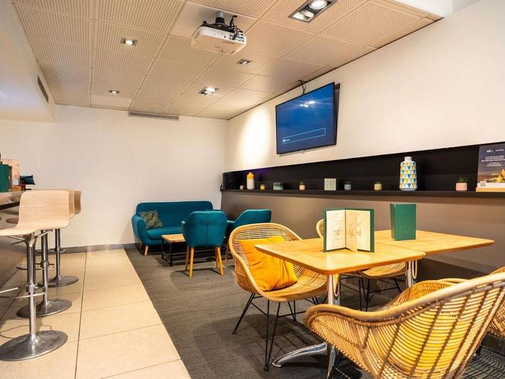 Hôtel pour 4 personnes, avec jardin et piscine, animaux acceptés à Orgeval - 2