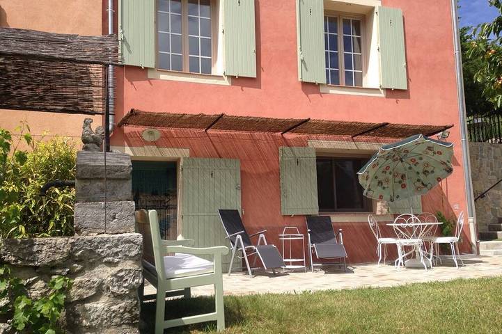 Gîte pour 2 personnes, avec Terrasse et Jardin dans Office de Tourisme de Castellane