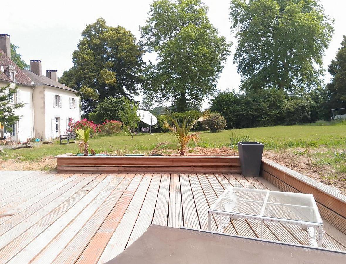 Apple Barn Cottage with 5 Bedrooms in Oradour-sur-Vayres, Parc naturel régional Périgord-Limousin