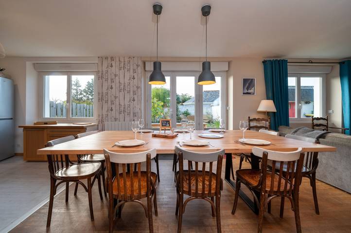 Ty Eole Spacious Family House for 10 with Private Terrace, Garden & Parking in Quiberon in Quiberon, Côte des Mégalithes