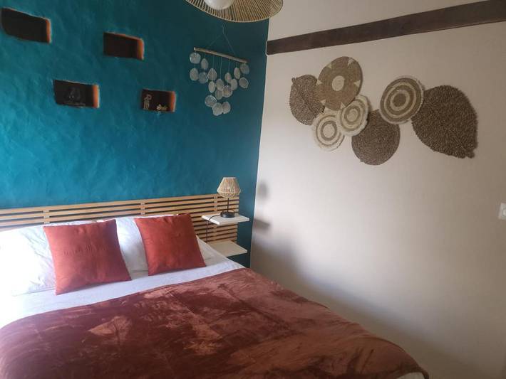 Chambre d’hôte pour 2 personnes, avec terrasse ainsi que vue et jardin
