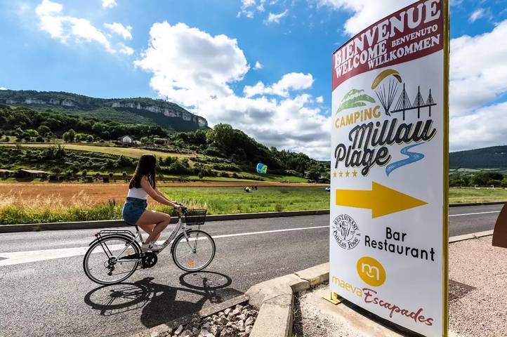 Camping pour 4 personnes, avec piscine et terrasse dans l' Aveyron - 3